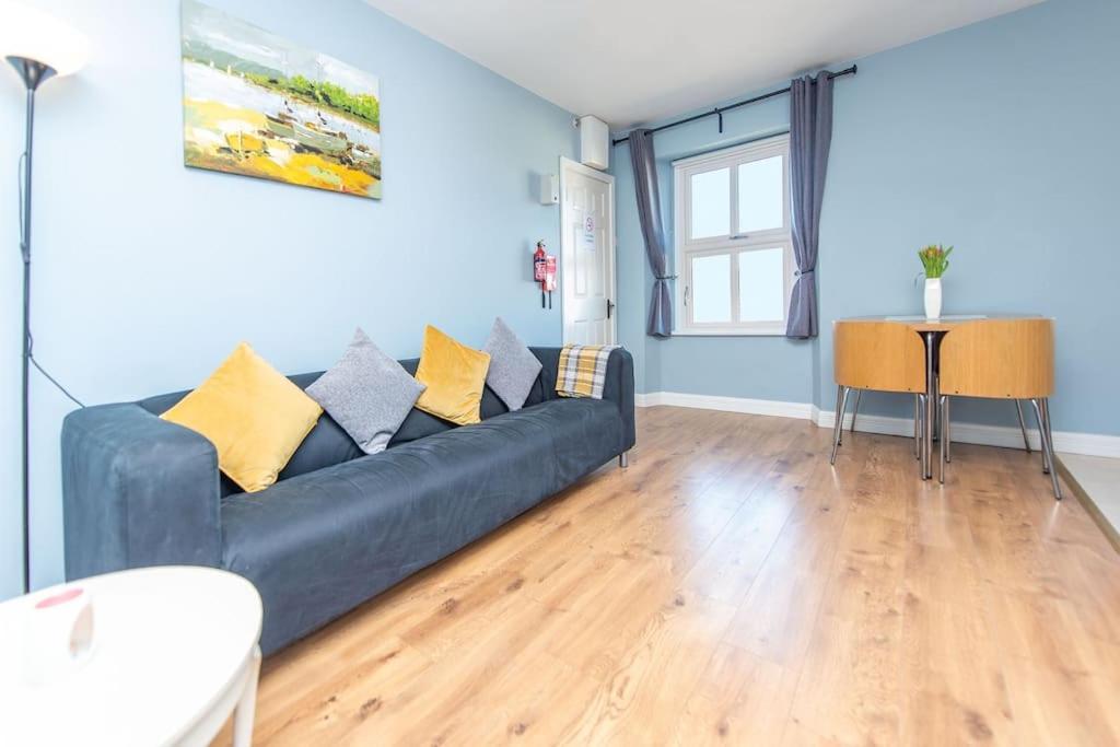 Clonbur House - Two Bedroom Village Apartment 골웨이 외부 사진