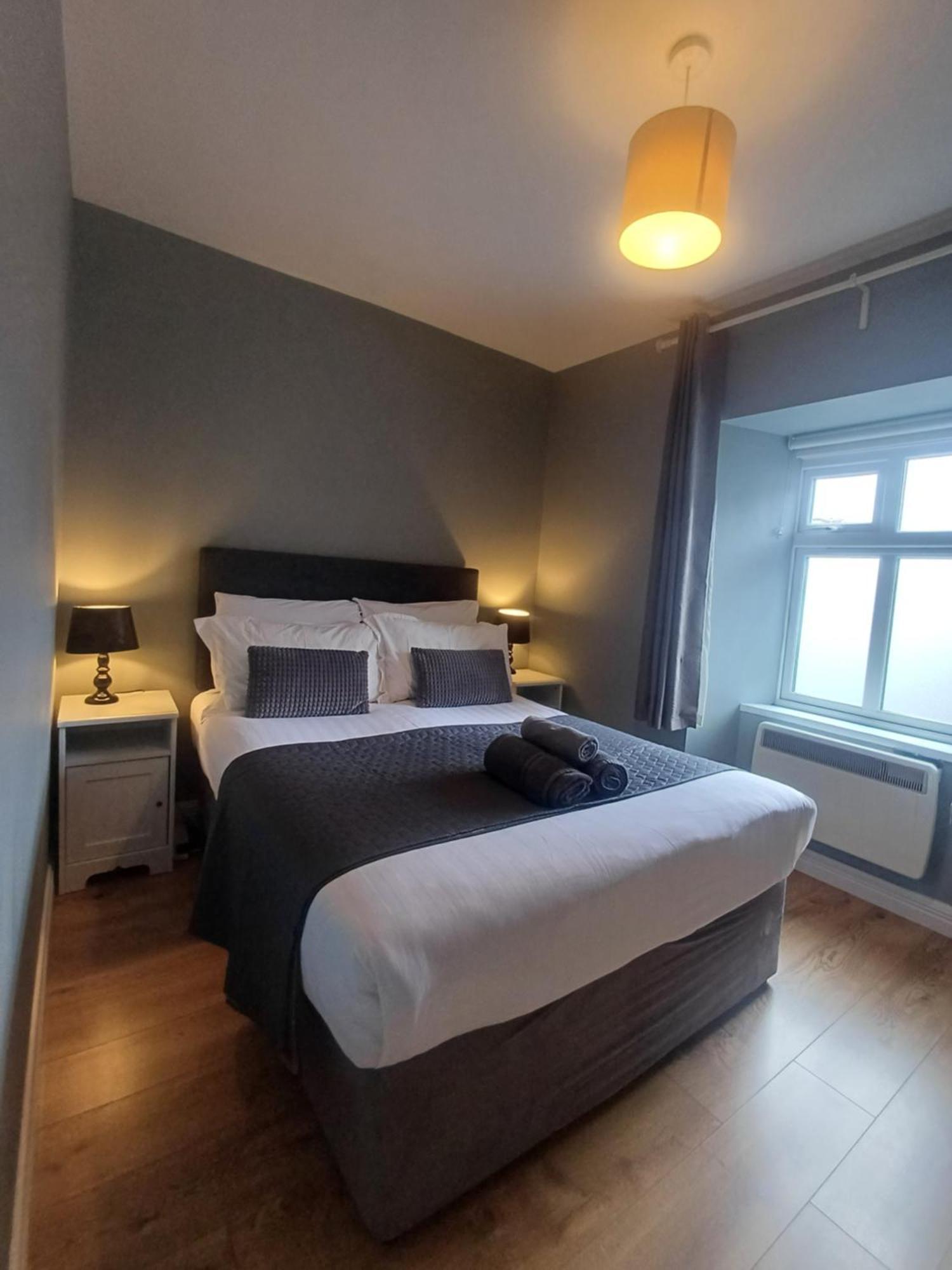 Clonbur House - Two Bedroom Village Apartment 골웨이 외부 사진