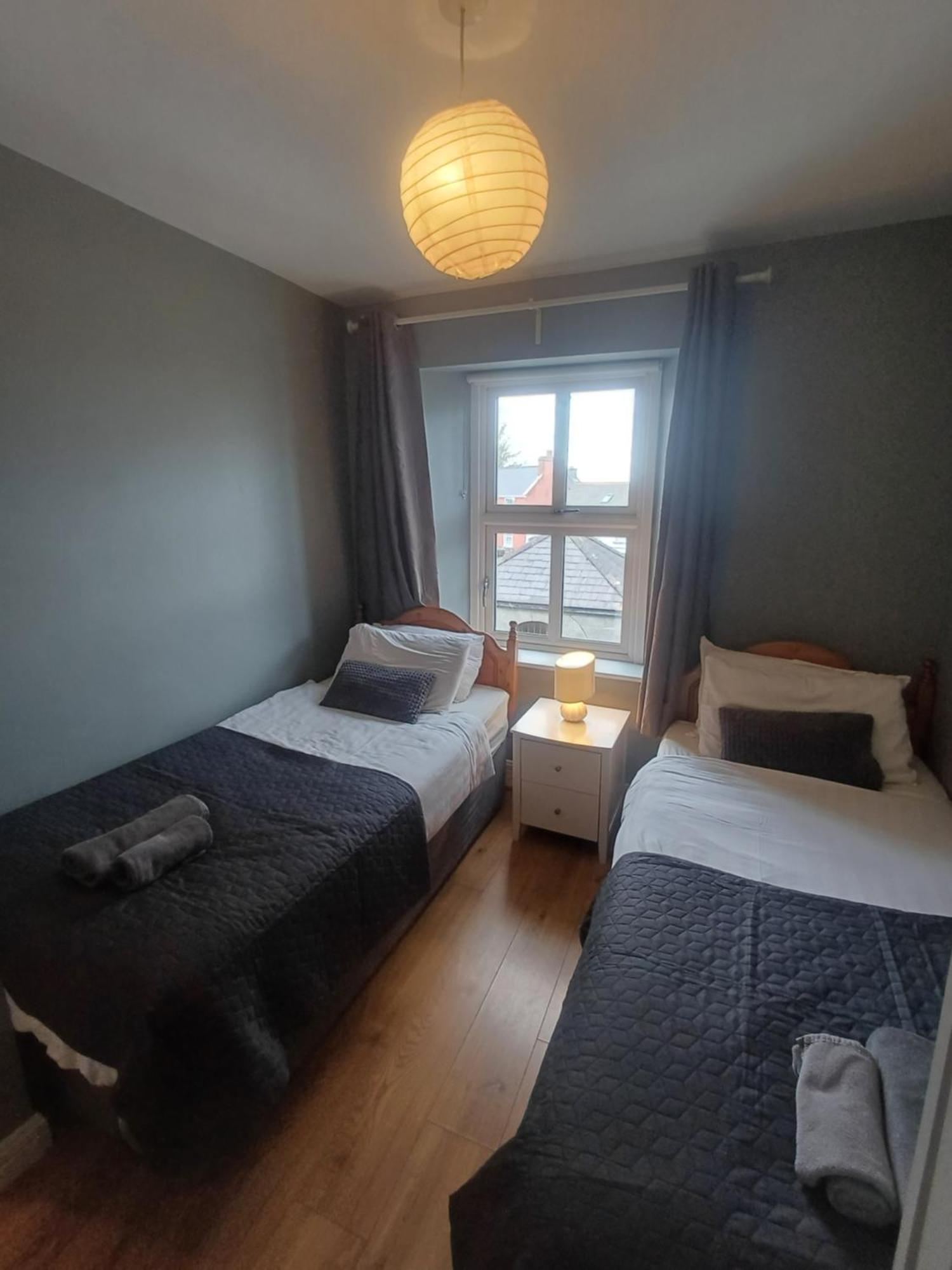 Clonbur House - Two Bedroom Village Apartment 골웨이 외부 사진